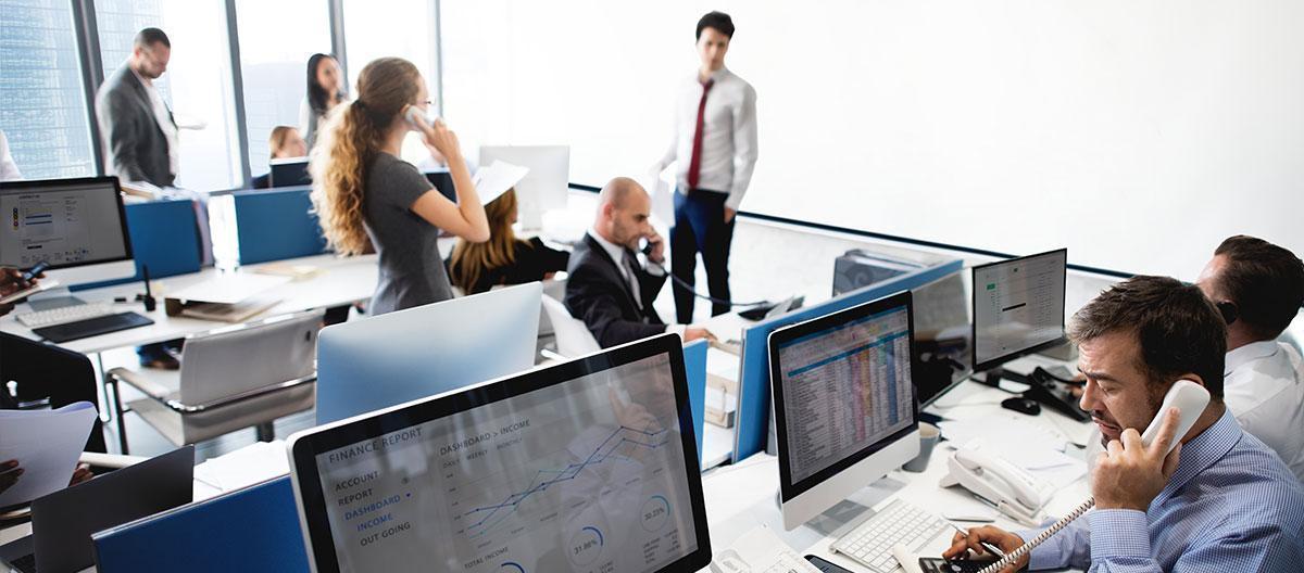 Trubel im Großraumbüro Lärm im Großraumbüro