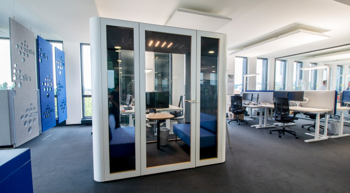 Akustikbox in einem offenen Büro