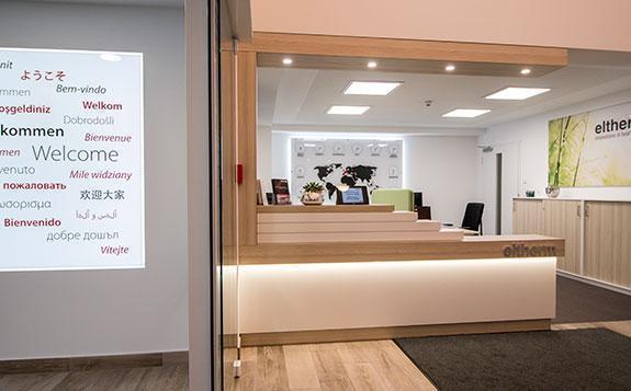 Innenausbau Dekoration Empfangstheke