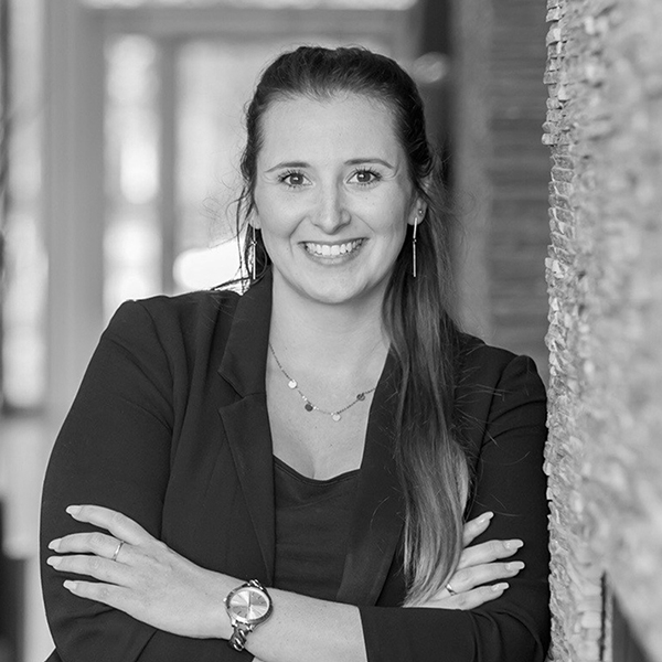 coneon Speakerin Eileen Raab