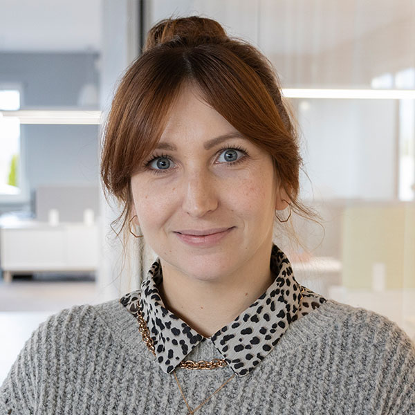 coneon Mitarbeiterin Julia Schwalb